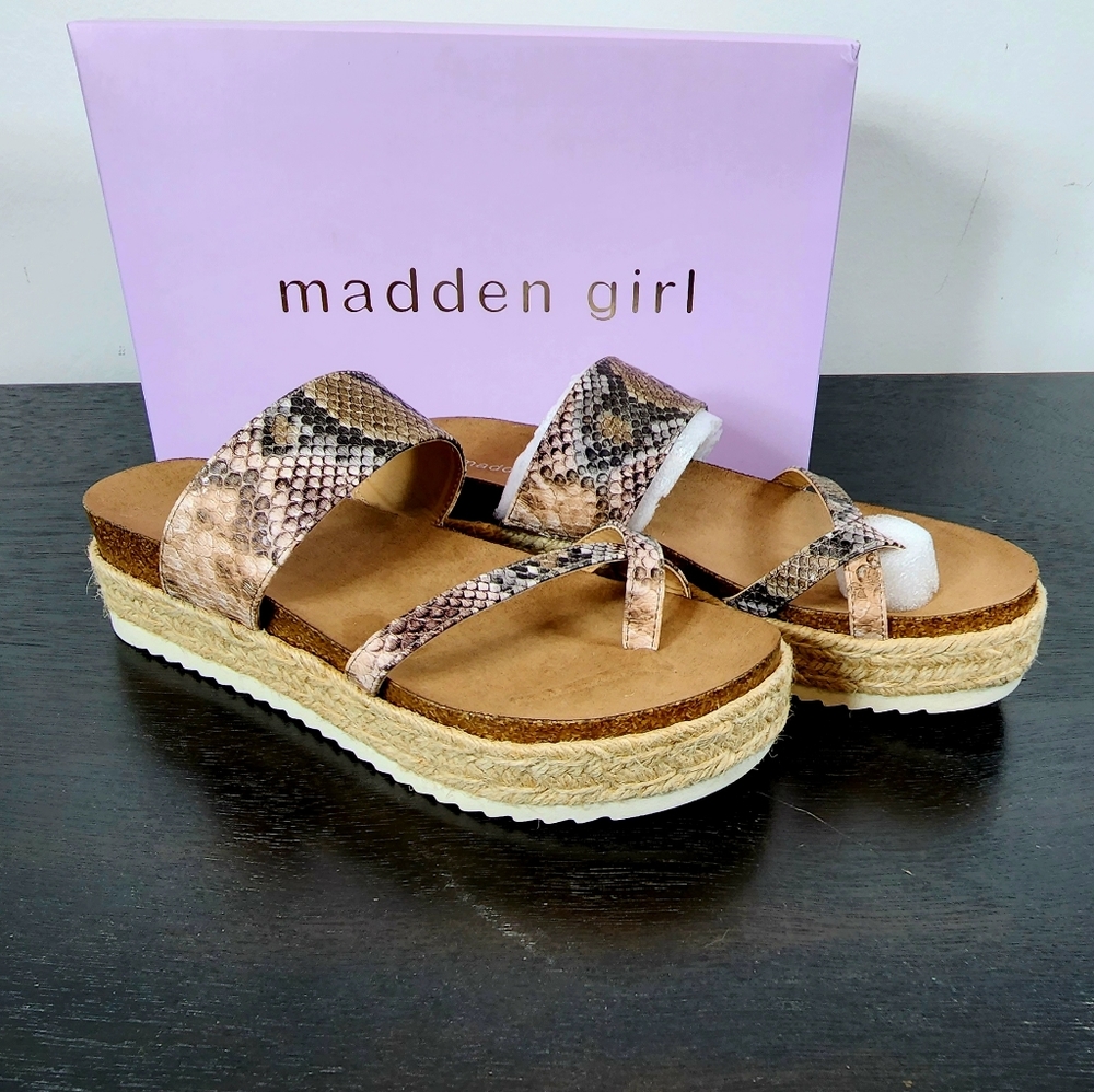 Sz 7.5 Madden Girl tan/grey snakeskin print platform Espadrille sandals